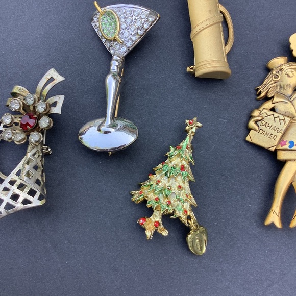 Vintage Happy Lucky Brooch Lot - Picture 3 of 7